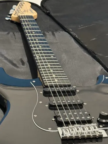 Guitarra GIANNINI Standar Series Stratocaster
