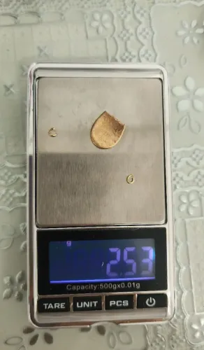 Pedaço de Brinco Ouro 18K
