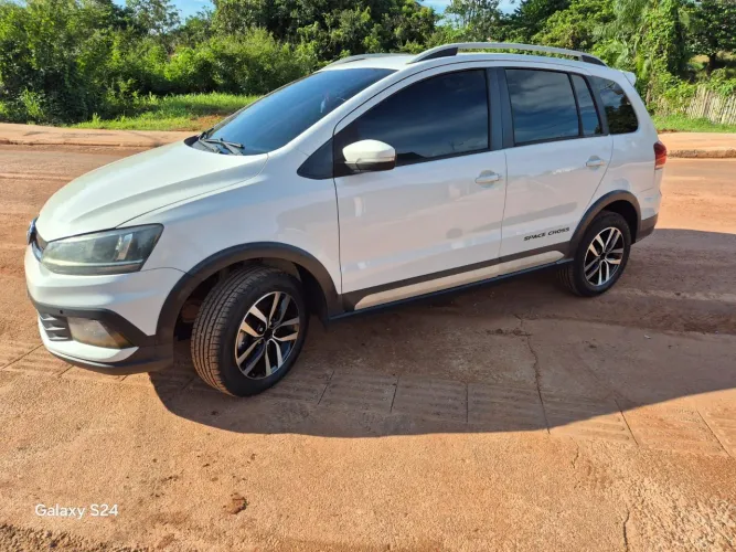Volkswagen Spacecross 1.6 MI Total Flex 16V 2015