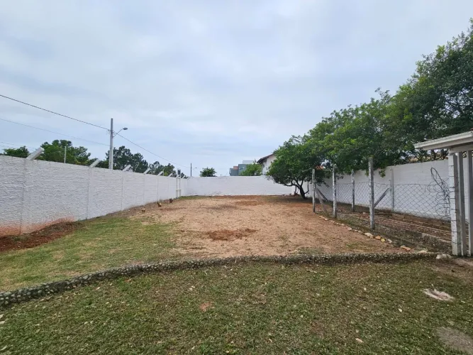Terreno de 364 m² à venda no bairro Rio Tavares, em Florianópolis.