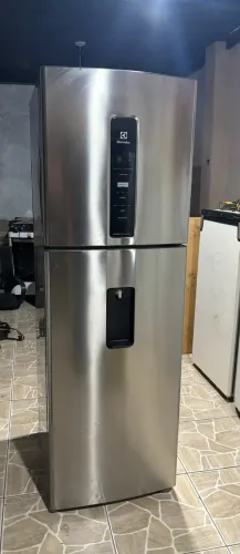 Geladeira Electrolux DW44S Frost Free 400L Inox com Dispenser de Água