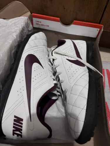 Chuteira Nike society nova