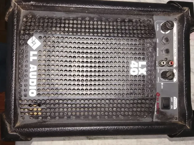 Vendo caixa amplifiada .130,00