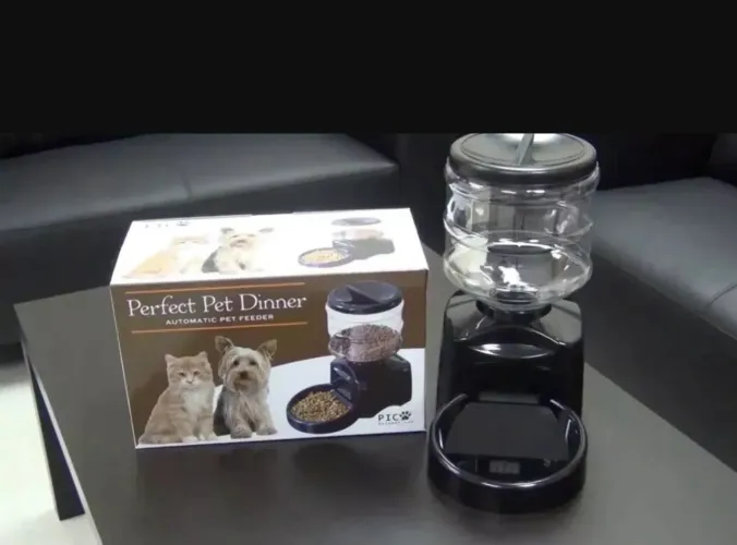 Robô alimentador Cães e Gatos