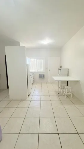 ALUGO KITINETE TODO MOBILIADO EM ÓTIMA LOCALIZAÇÃO