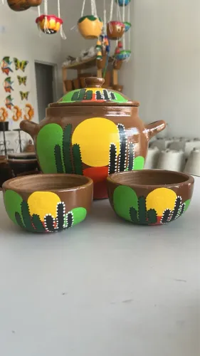 Panela de barro com 2 cumbuca