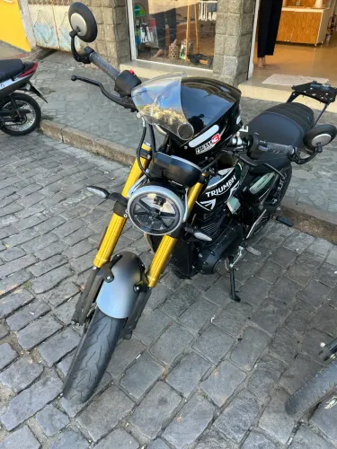 Triumph speed 400