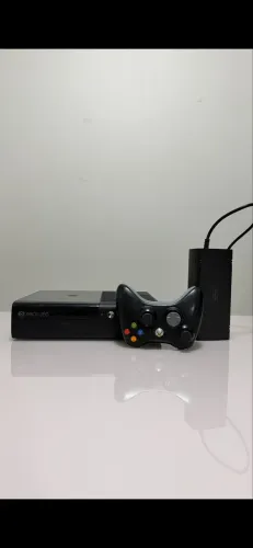Xbox 360 desbloqueado + 67 jogos + 1 controle original