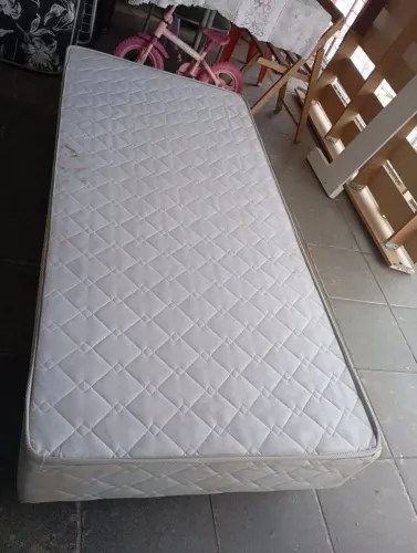 Base box de solteiro da Castor 