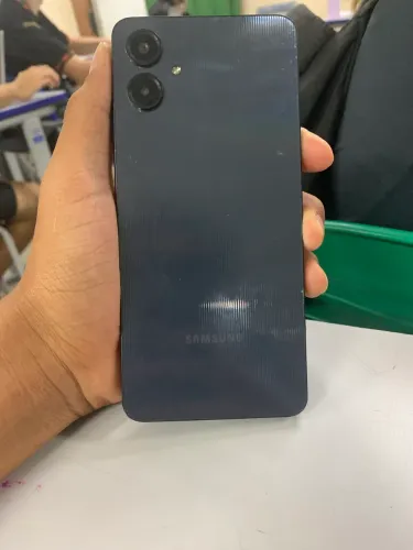 SAMSUNG A06 POUCO TEMPO USADO-SEMI NOVO