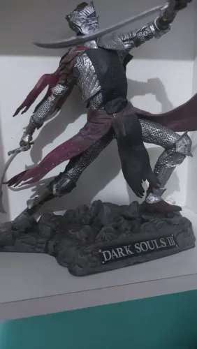 Estatieta dark souls 3 - paralelo