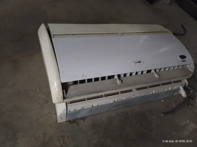 Vendo um evaporador piso teto 36.000 BTUs 