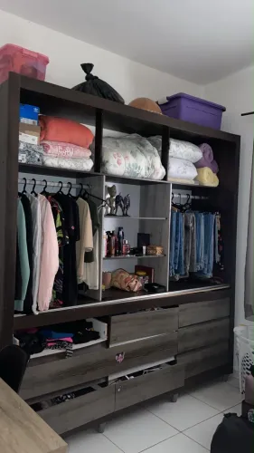 Doação de guarda roupa