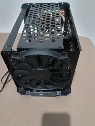 Vendo gabinete de alumínio pra pc!!!