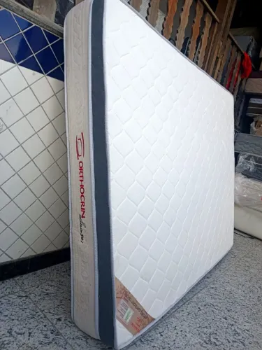 Colchão queen muito bom, Aceito cartão e Entrego