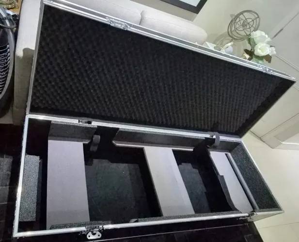 Case/caixa transporte para totem e equipamentos áudio e vídeo.