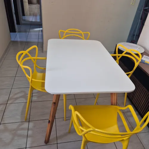 Conjunto mesa e cadeiras Boa tarde! 120x80