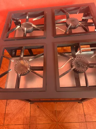 Fogão industrial 4 bocas semi novo 