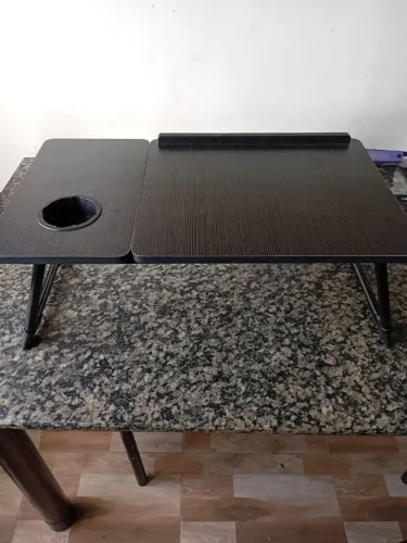 Mesa suporte portátil e dobrável. Notebook