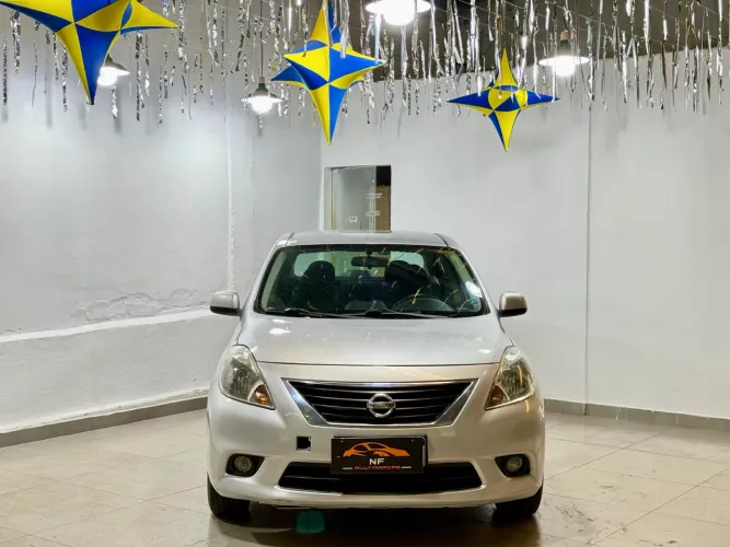 Nissan Versa SV 1.6 16V Flex Fuel 4P Mec. 2013