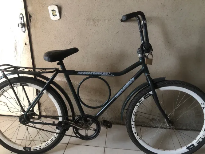 Vendo uma bicicleta barra circular com dois v max