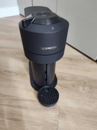 Cafeteira Nespresso Vertuo Next - pouco uso
