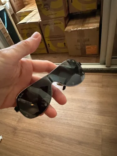 Óculos de sol RayBan original com pedrinhas cravejadas na lente