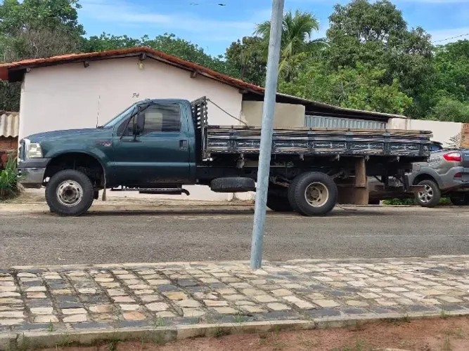 F 4000 a venda, na cidade de Landri Sales pi *05