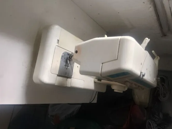 Cuida 450 máquina zigzag completa com mesa