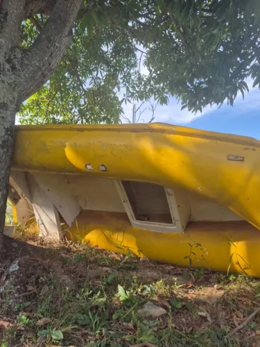 Vende-se Bote ZEFIR FOI FIBRADO NÃO DÁ MANUTENÇÃO 4M - URGENTE