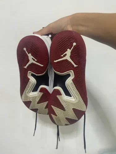 Tenis de basquete Jordan One Take 4