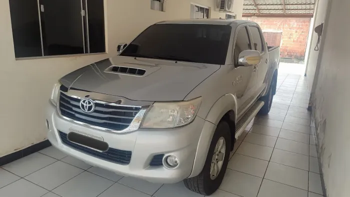 Toyota Hilux CD SR D4-d 4X4 3.0 TDI Dies Aut. 2014