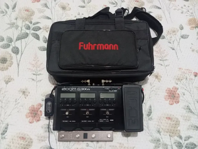 Zoom G3Xn + Controlador Chocolate + Bag Fuhrmann + Fonte Power play.