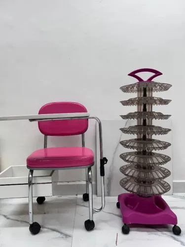 Utensílios de manicure, cadeira + expositor de esmalte com rodinha
