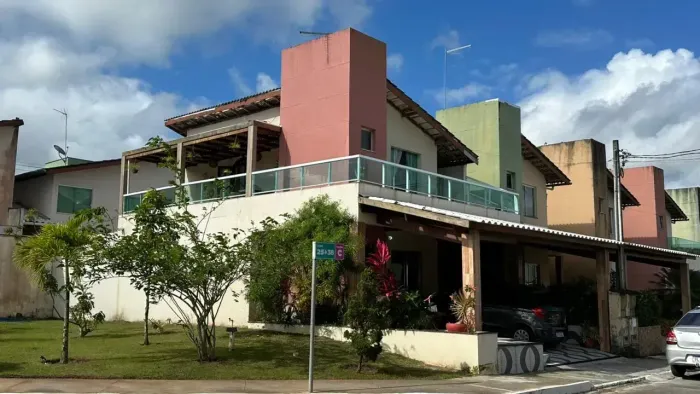 Casa Duplex á Venda no Condomínio Villa Bella - Bairro Novo
