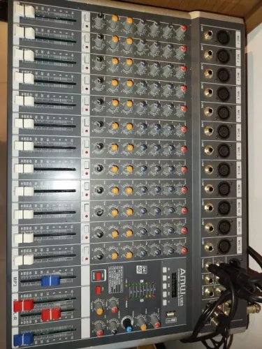 Mesa De Som Amw L12es 12 Channel Ultra-slim