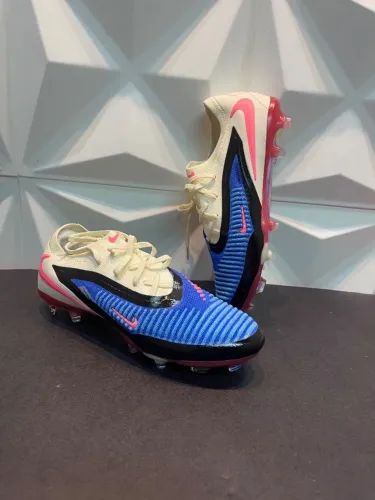 CHUTEIRA NIKE PHANTOM 6