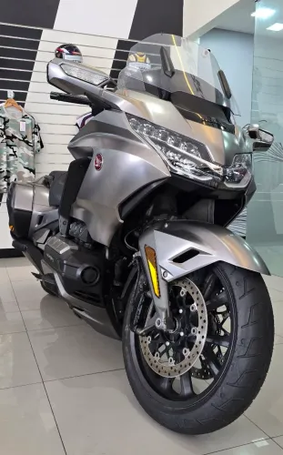 VENDO EXCLUSIVA HONDA GOLD WING BAGGER 2019