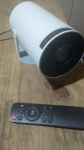 Projetor semi novo