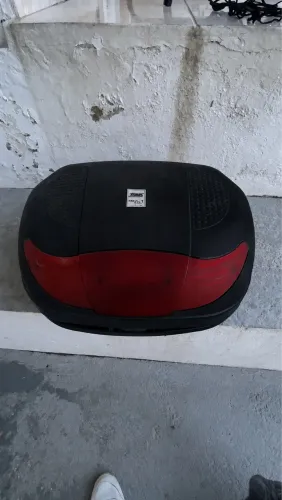 Baú para Moto Universal (Espaçoso - Cabe 2 Capacetes)