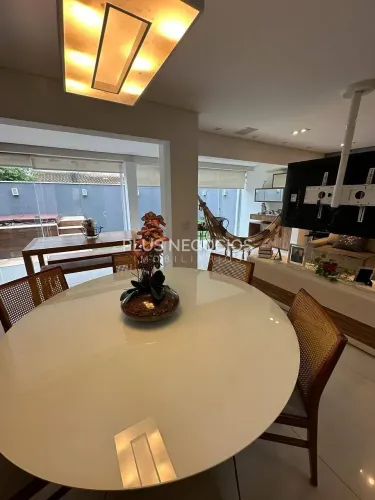 Casa no Condominio Villa Campolim à venda, com 3 suítes na rua mais valorizada de Sorocaba