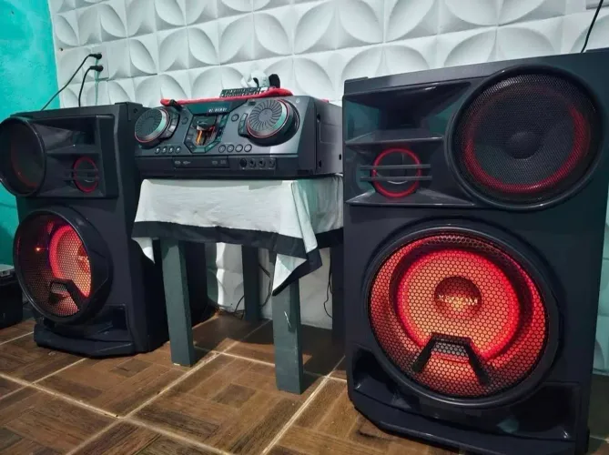 Vendo som LG cl98 de 3.500wts rms de potência raridade som impecável estado de novo etc...
