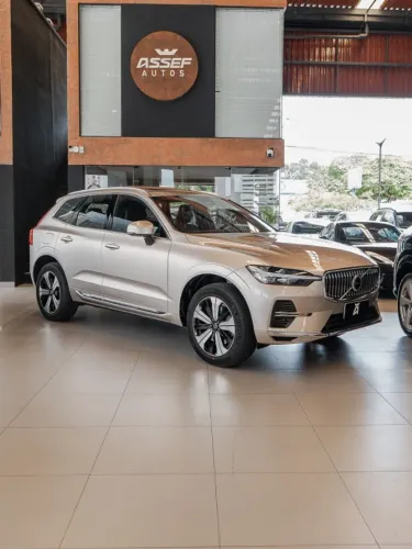 Volvo XC-60 T-8 Plus 2.0 AWD (híbrido) 2023