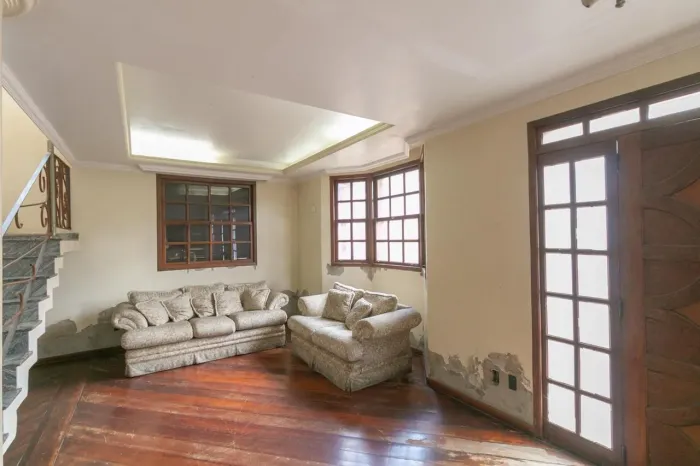 Casa à Venda - Heliópolis, 4 Quartos, 356 m2