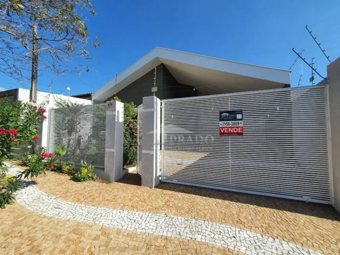 Casa com 3 dormitórios à venda, 181 m² por R$ 620.000,00 - Parque Industrial Castelo Branc