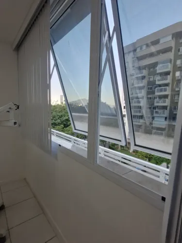 OPORTUNIDADE!!! Sala ou Consultório, 30 m, divisórias, banheiro, Janelão, cortina, 2 Spli