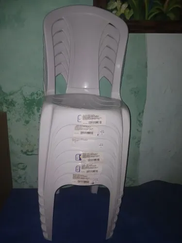 Vende-se um conjunto de cadeiras ( 6 ) unidades