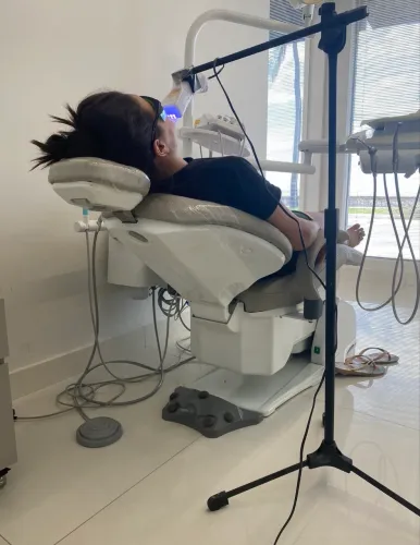 Led Smile Slim LED para clareamento dental - Completo com Óculos + Tripé - Oportunidade