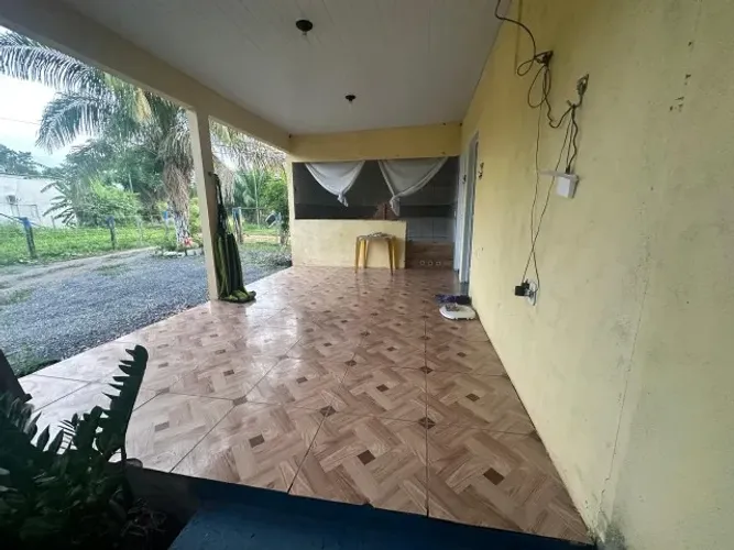 Rancho na beira do rio Cuiabá em rosário oeste 