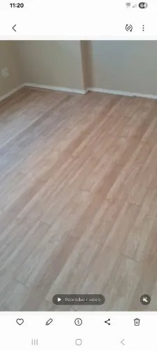 Piso adesivo